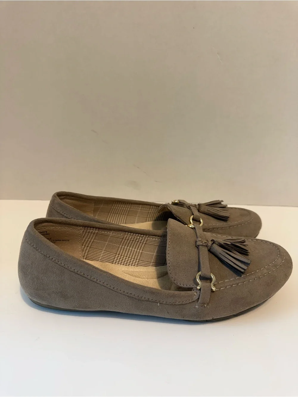 Cliffs suede tan mocassin tassel comfort flat ladies 7.5